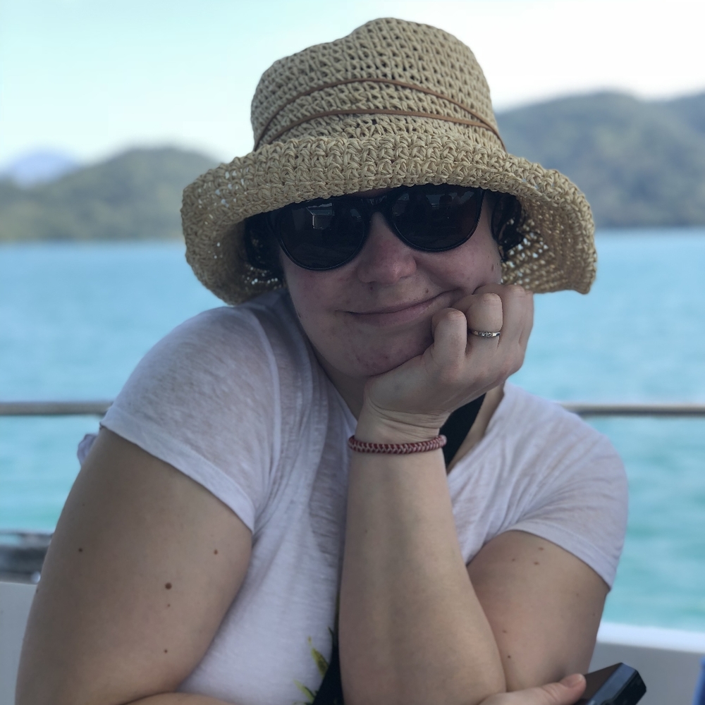 Meet your Posher, Bee